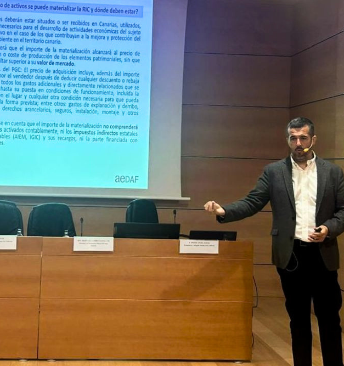 Ponencia sobre fiscalidad canaria en AEDAF